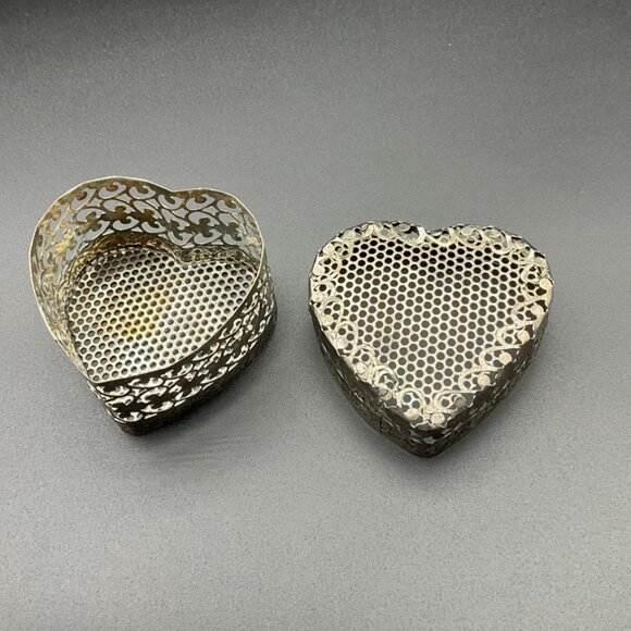 Vintage Filigree Trinket Box Heart-Shaped Metal Box Cottage Silver Tone - Picture 6 of 12